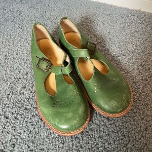 Young Soles Dottie T-Bar pea green 32